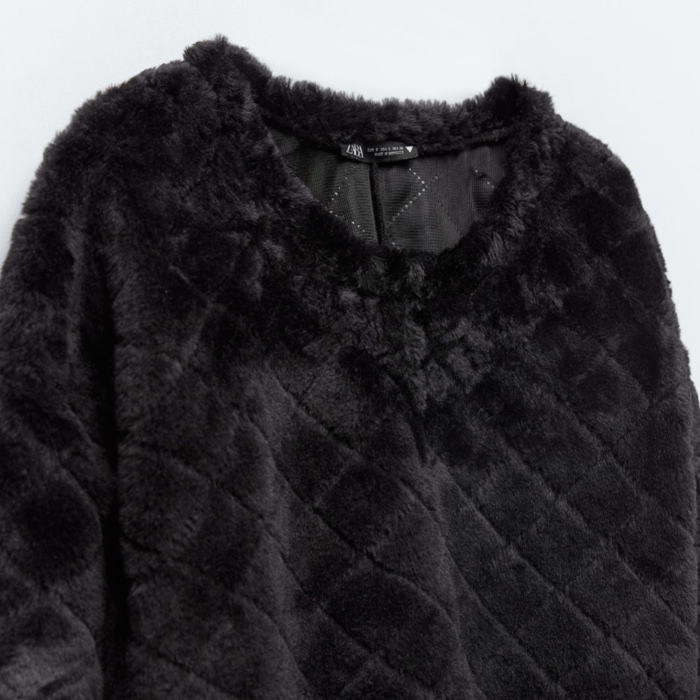 𝗡𝗪𝗧 𝗭𝗮𝗿𝗮 • Faux Fur Sweatshirt - Picture 4 of 9